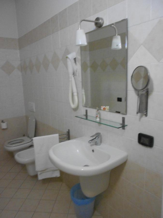 Residence Il Rampicante Монтичелли-Терме Номер фото